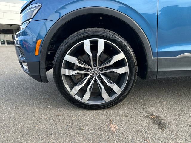Used 2019 Volkswagen Tiguan SEL Premium image 32