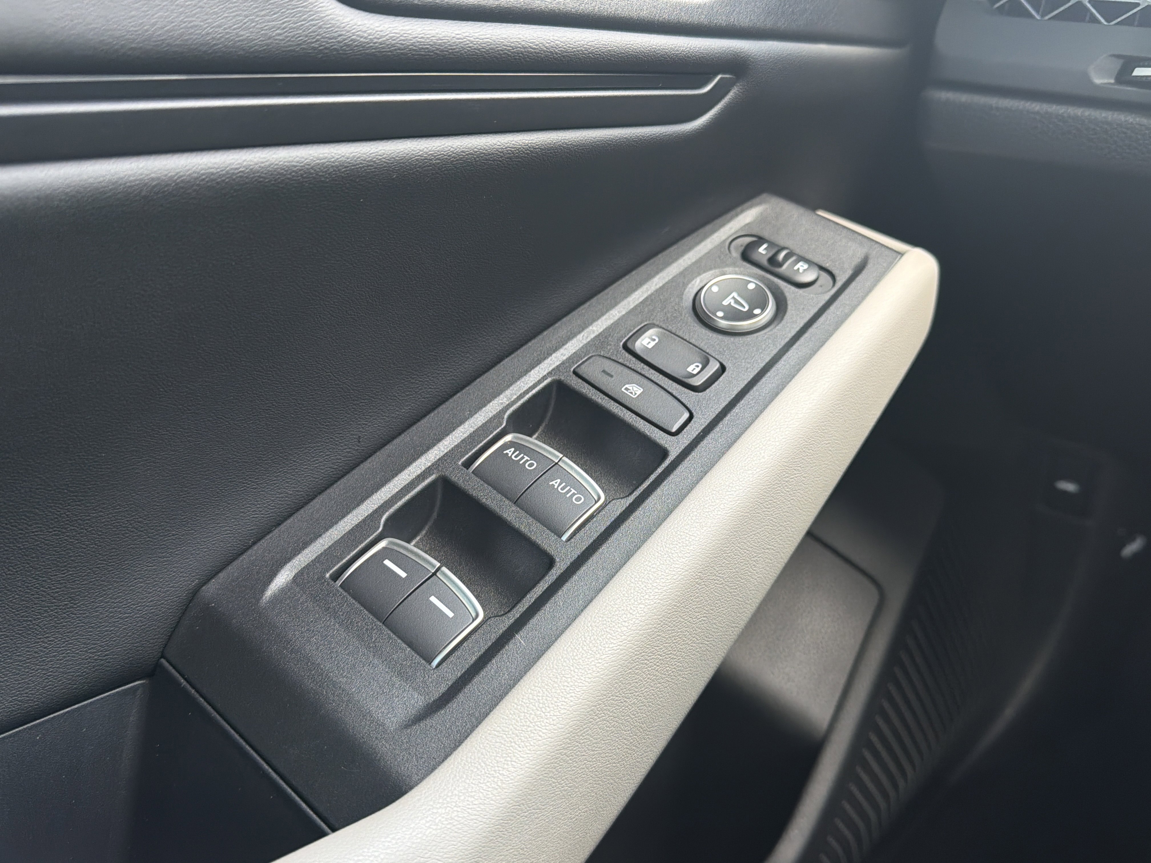 Used 2025 Honda Accord SE image 24
