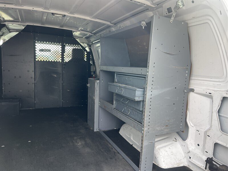 Used 2013 Ford E-150 and Econoline 150 RWD image 10
