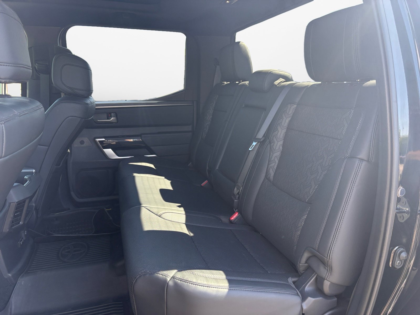 Used 2025 Toyota Tundra Limited AWD/4WD image 18