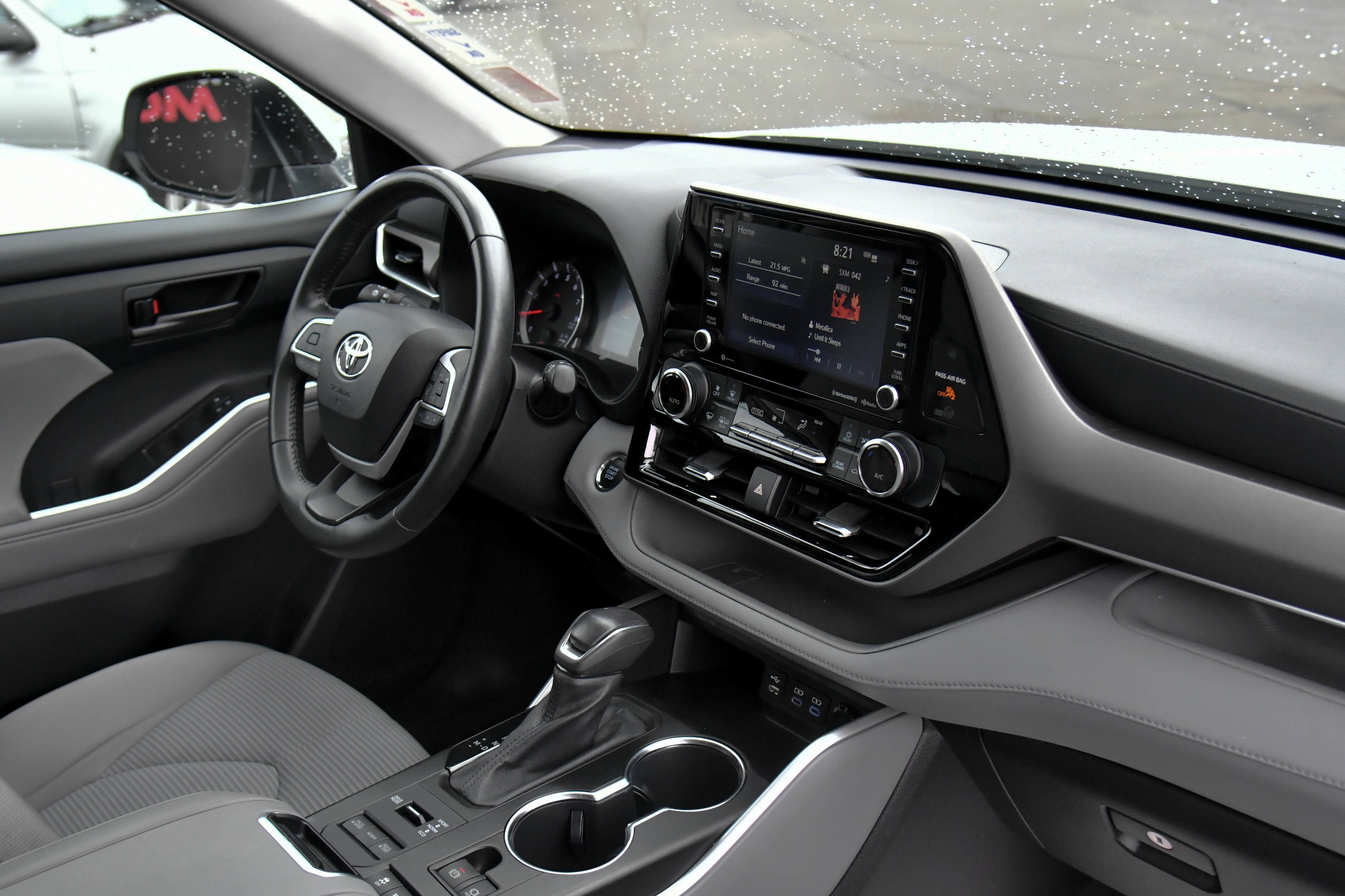 Used 2022 Toyota Highlander LE AWD/4WD image 45
