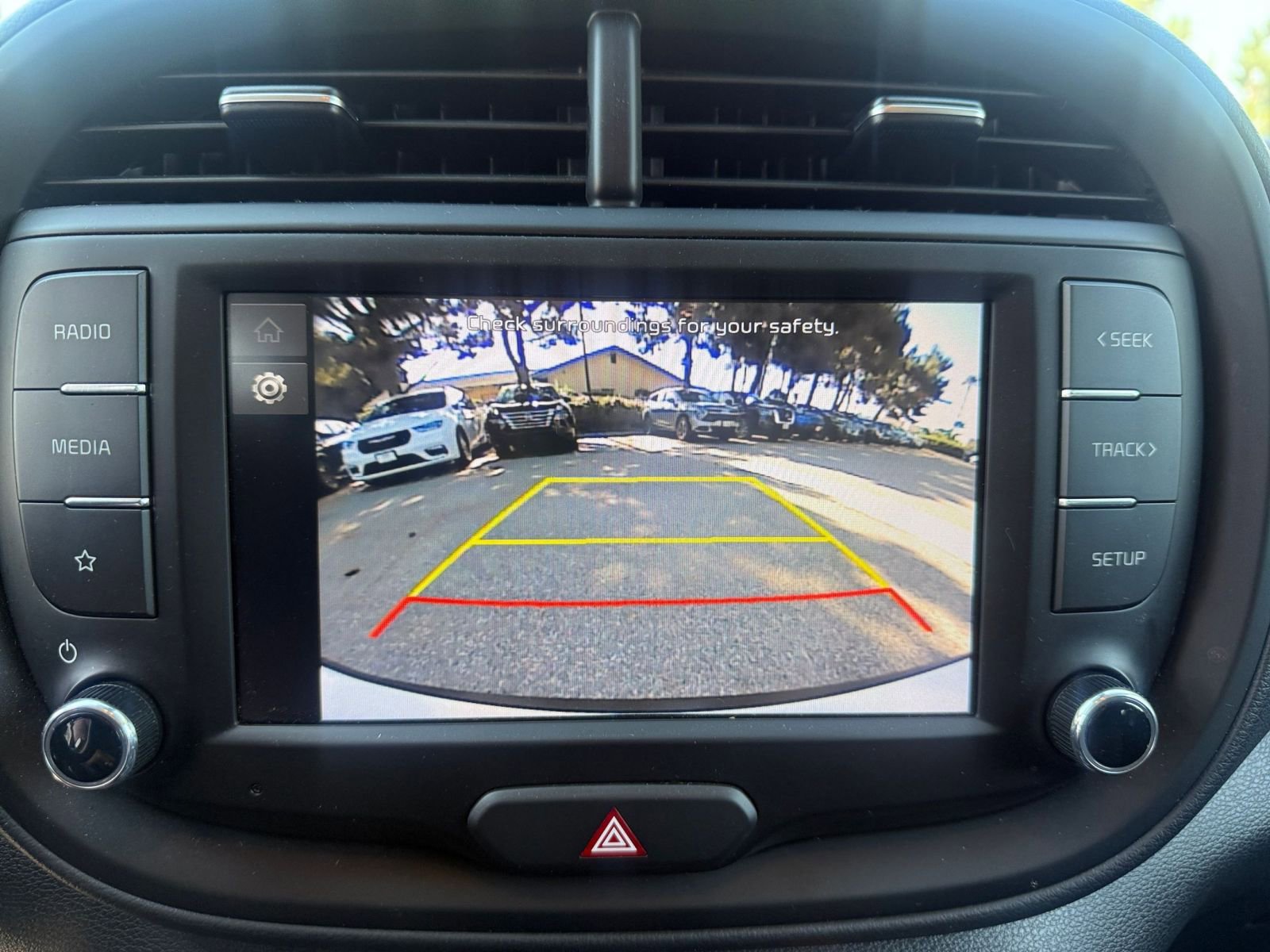 Used 2025 Kia Soul LX w/ LX Technology Package FWD image 21