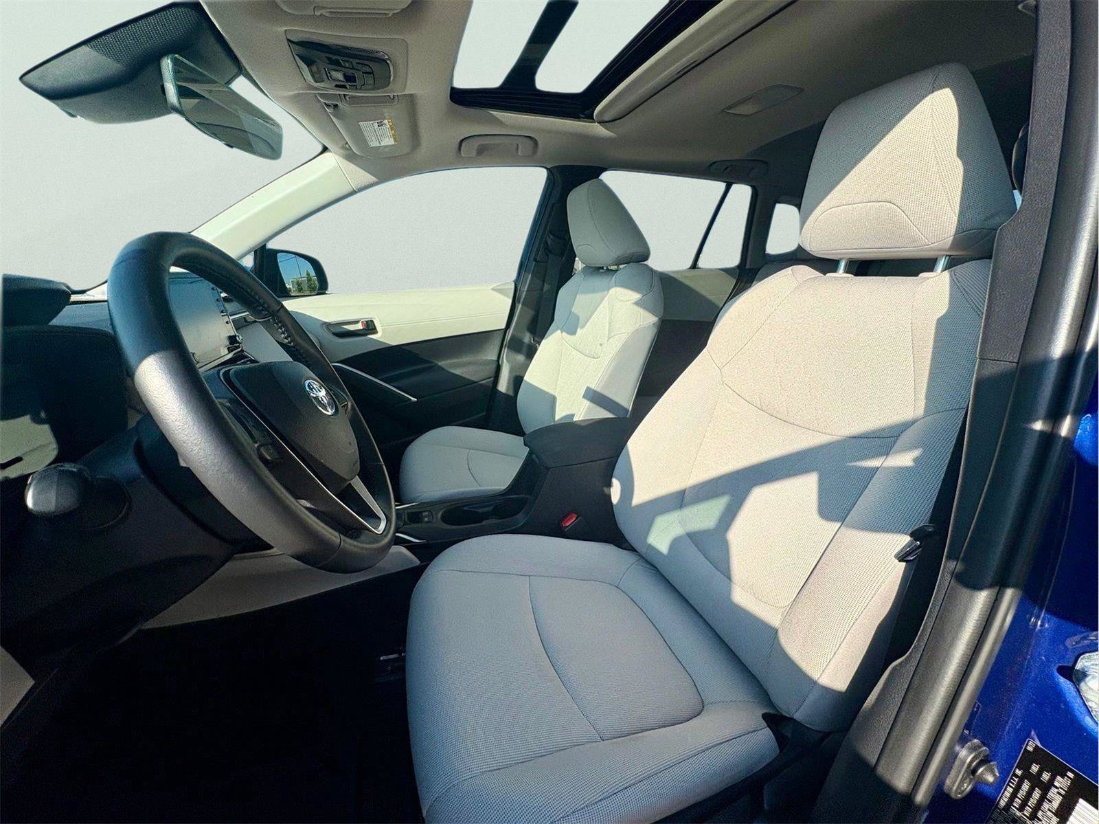 Used 2022 Toyota Corolla Cross LE w/ Moonroof Package FWD image 14