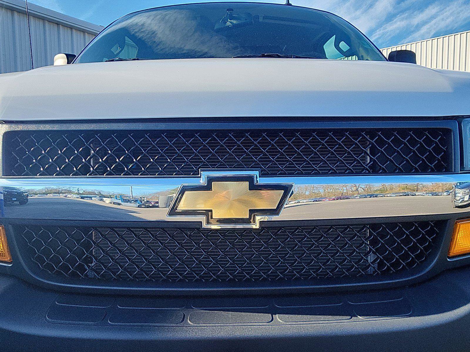 Used 2024 Chevrolet Express 2500 w/ Driver Convenience Package image 13