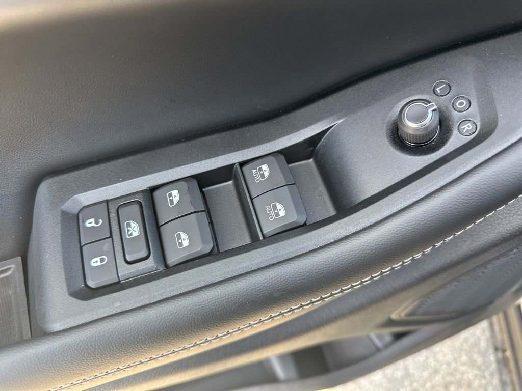 New 2026 Jeep Grand Cherokee Laredo image 12