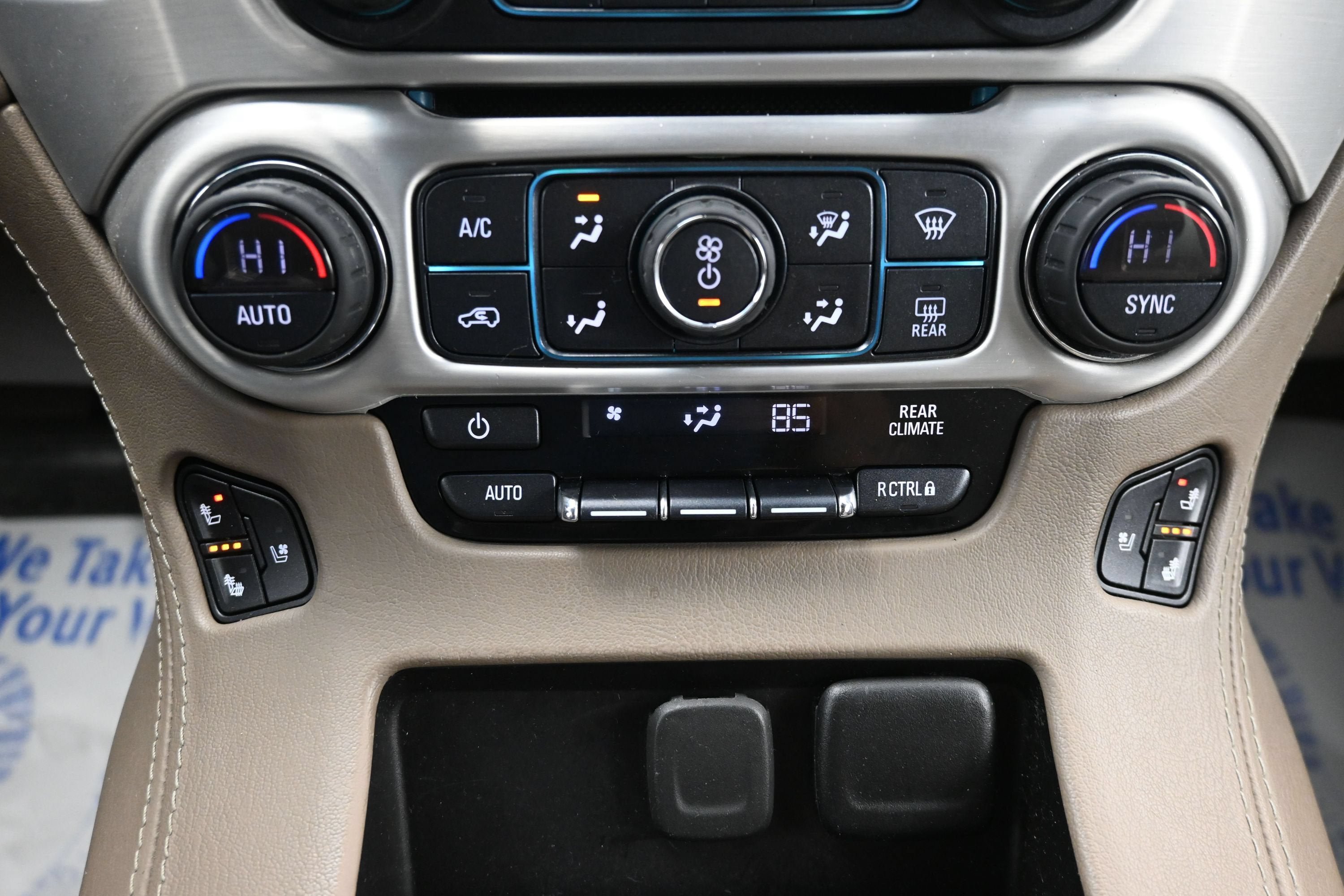 Used 2018 GMC Yukon SLT w/ Open Road Package AWD/4WD image 17