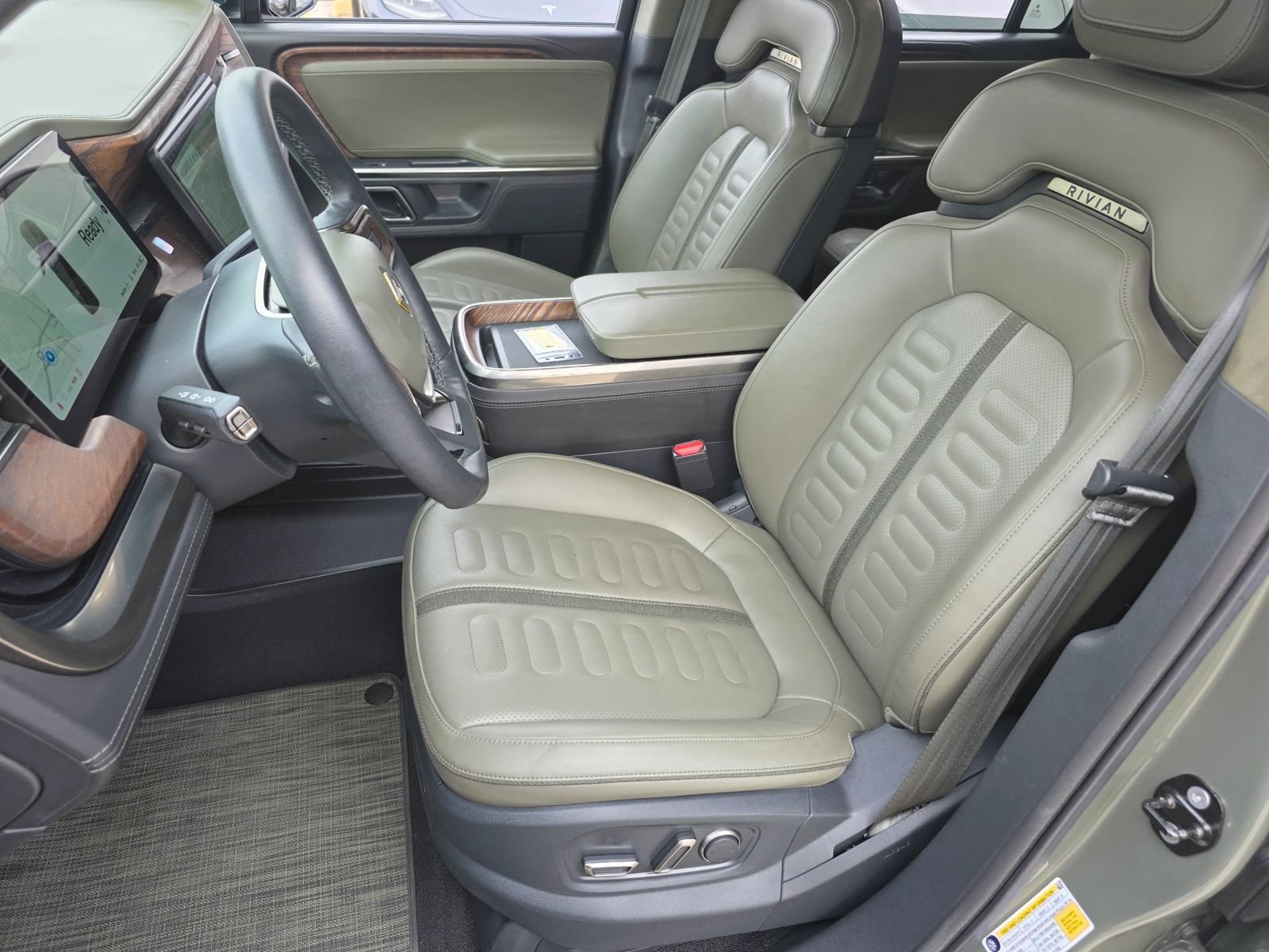 Used 2023 Rivian R1S Launch Edition Quad AWD/4WD image 16
