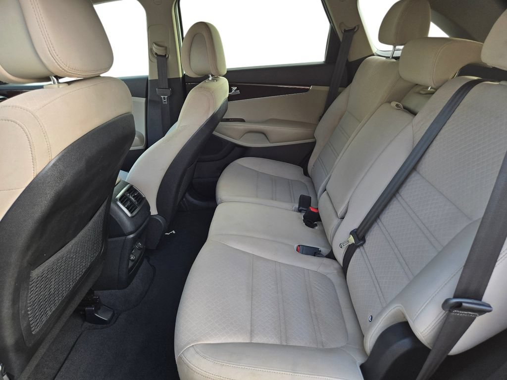 Used 2016 Kia Sorento FWD image 14
