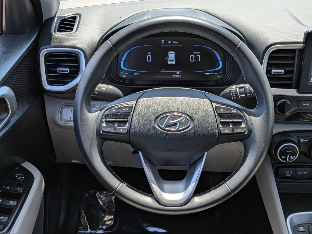 Used 2025 Hyundai Venue SEL FWD image 22