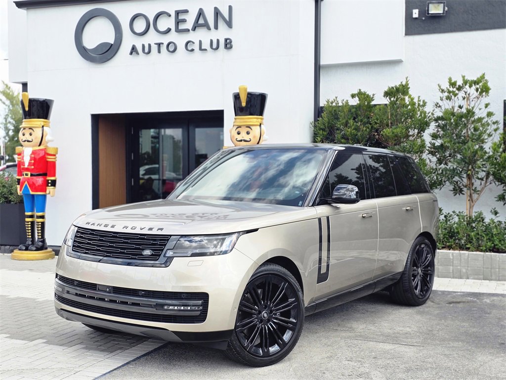 Used 2024 Land Rover Range Rover SE image 1