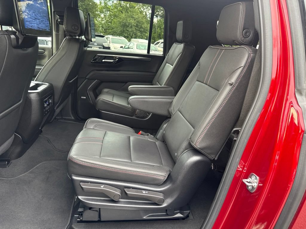 Used 2026 Chevrolet Suburban RST w/ Advanced Technology Package AWD/4WD image 48