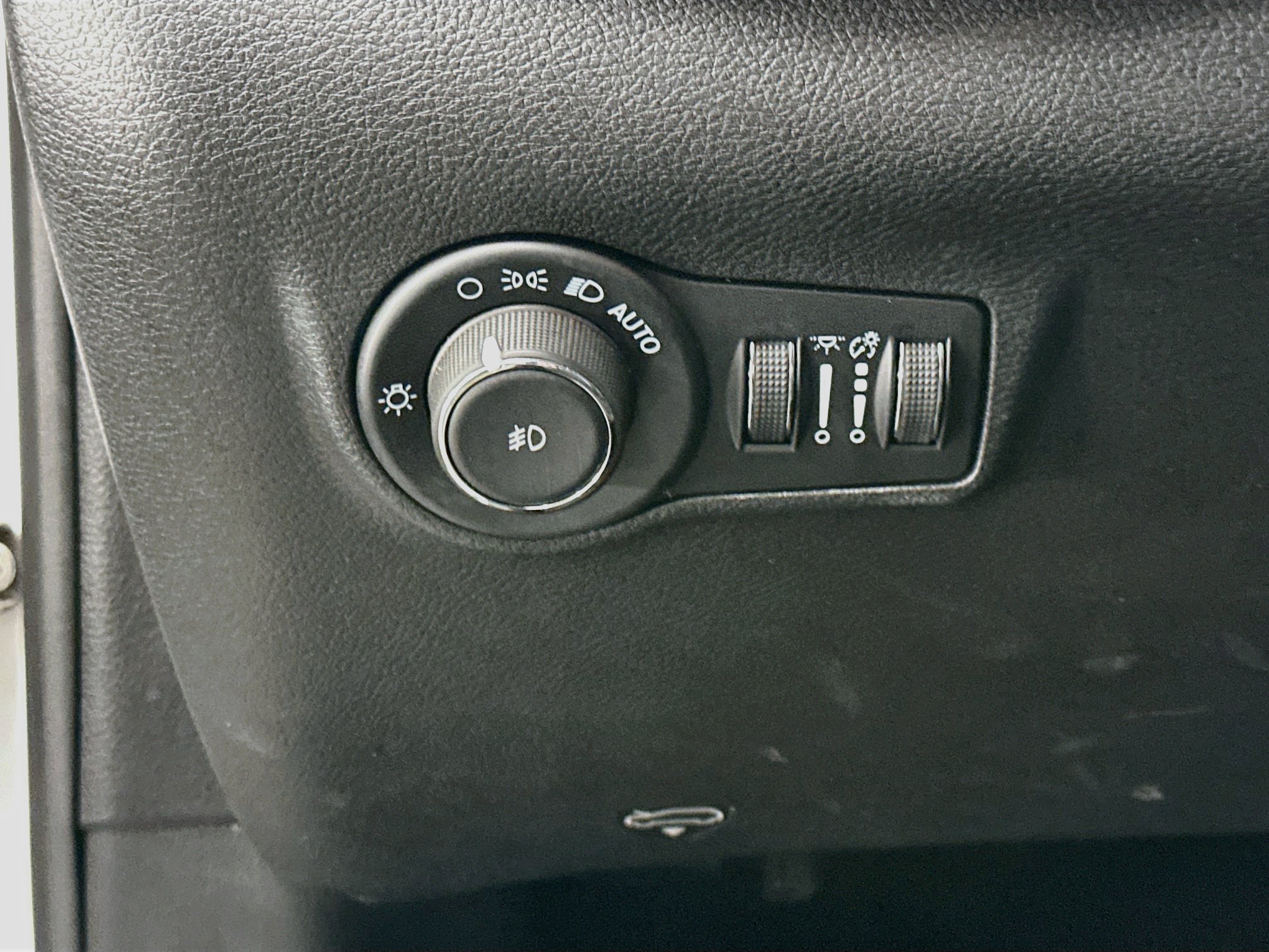 Used 2025 Jeep Compass Trailhawk AWD/4WD image 17