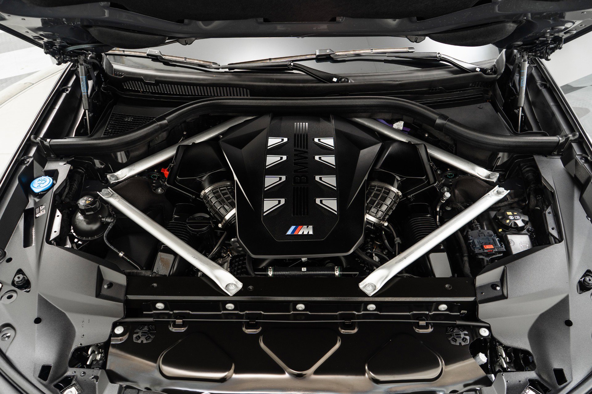 Used 2025 BMW X7 M60i image 12