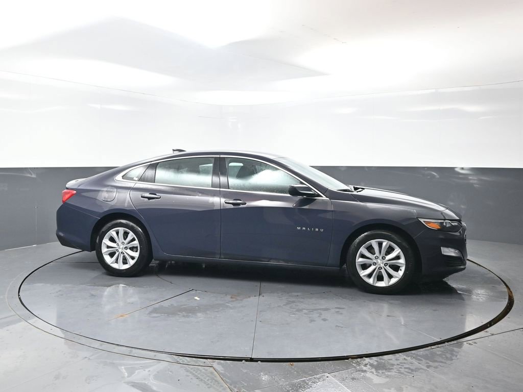 Used 2025 Chevrolet Malibu LT FWD image 3