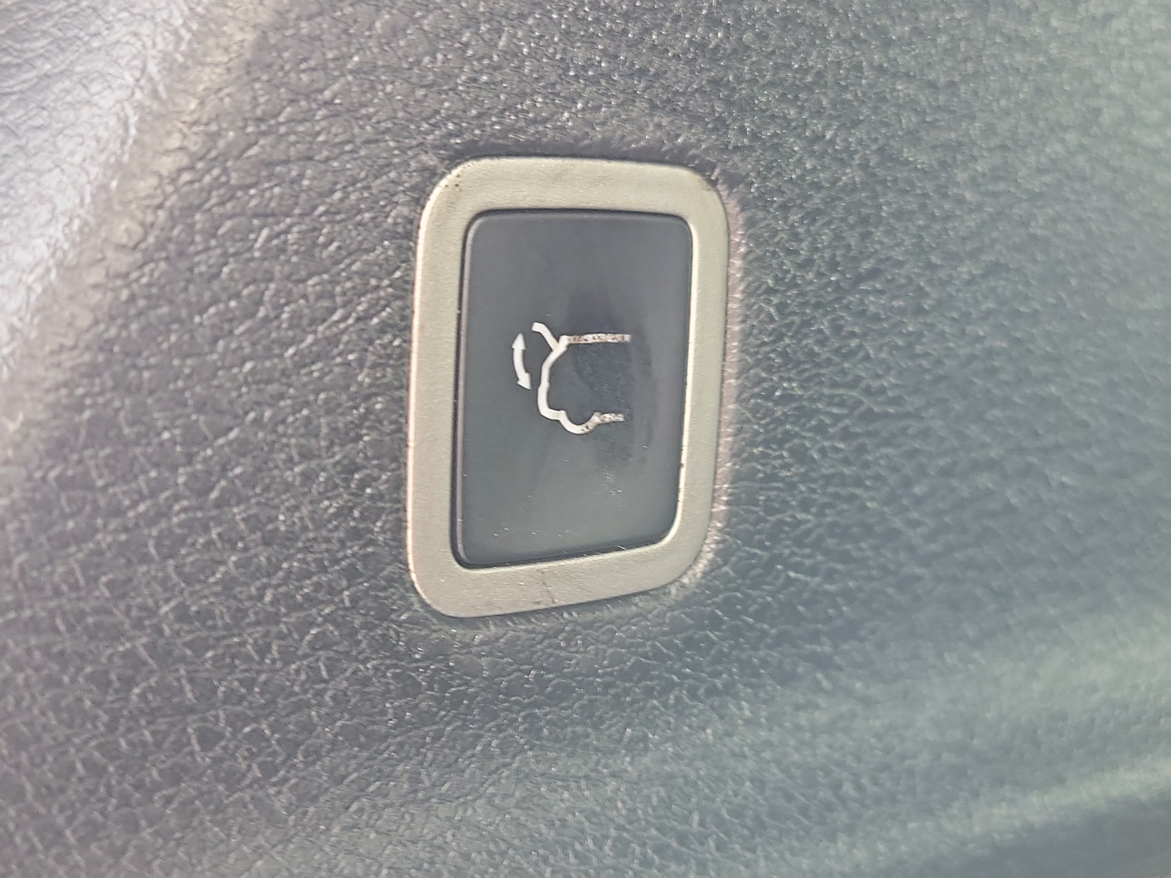 Used 2025 Chrysler Pacifica Select FWD image 9