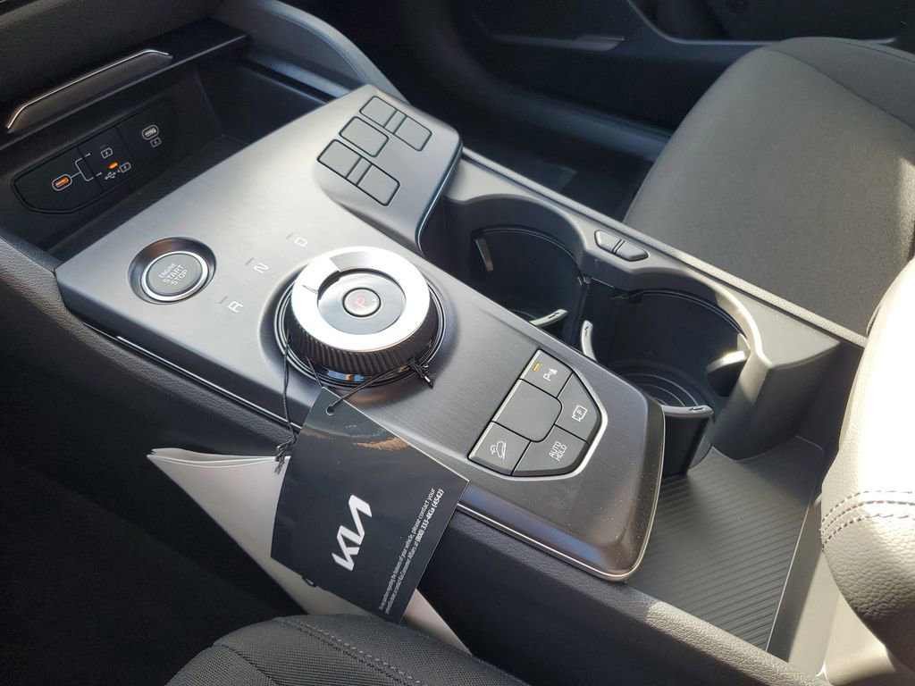 New 2026 Kia Sportage LX image 18