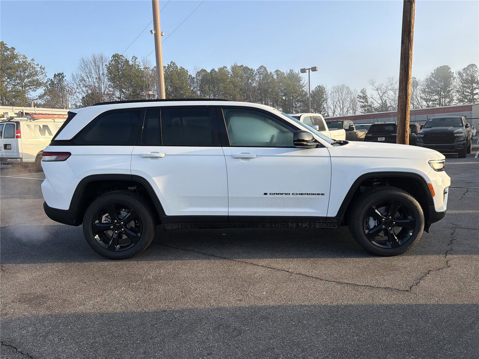 New 2025 Jeep Grand Cherokee Limited w/ Black Appearance Package image 5
