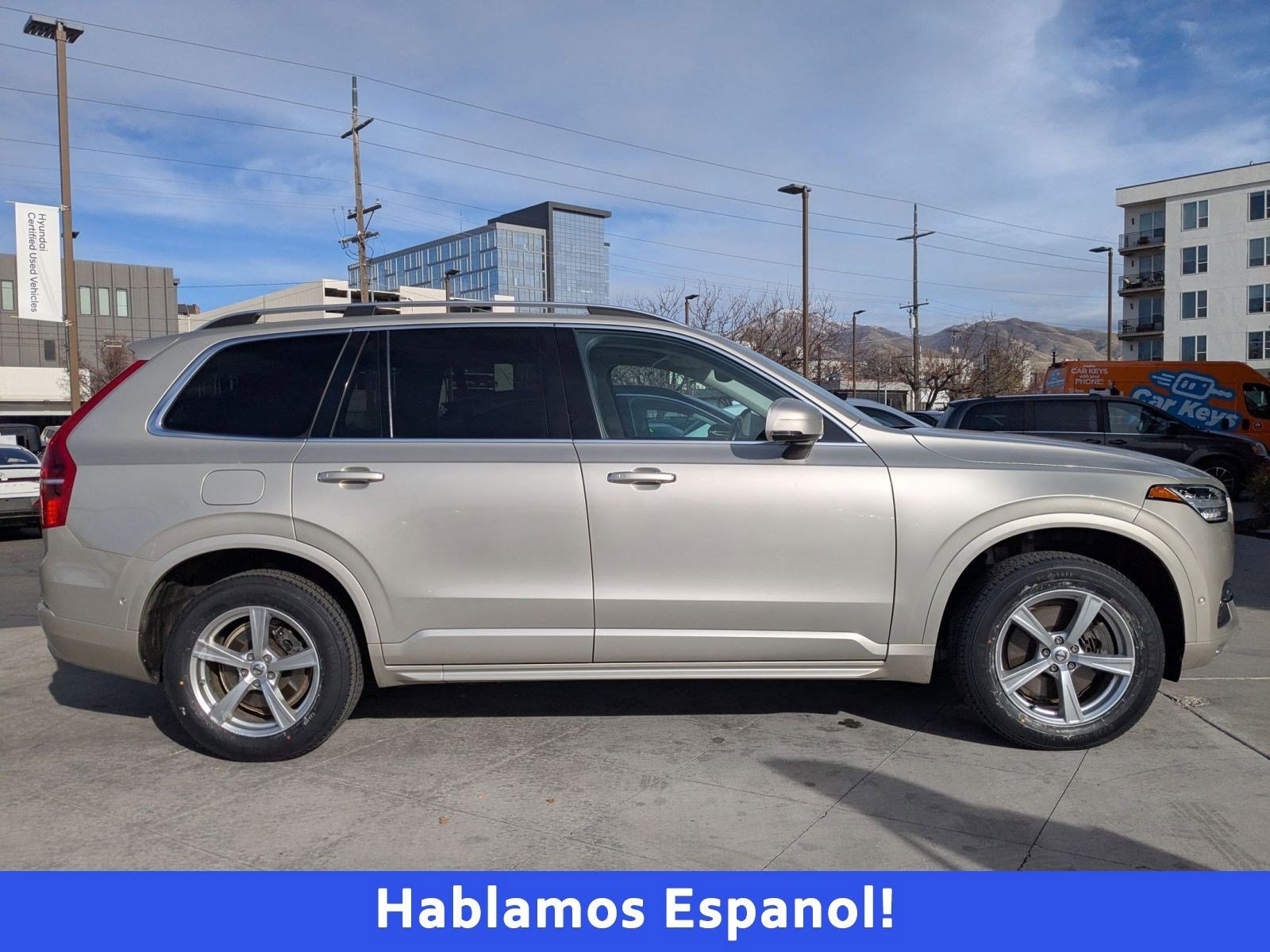 Used 2016 Volvo XC90 T5 Momentum image 2