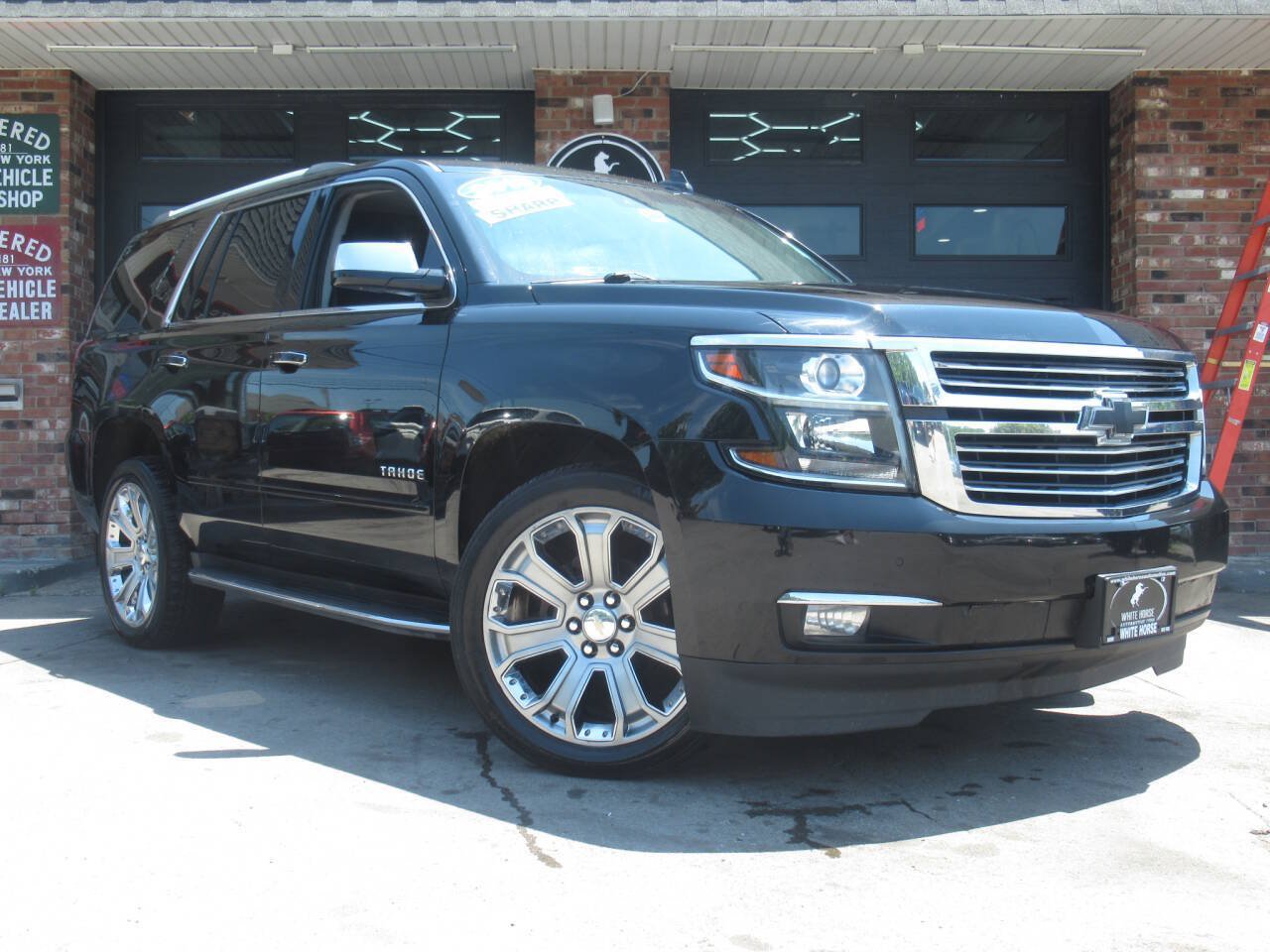 Used 2018 Chevrolet Tahoe Premier AWD/4WD image 2