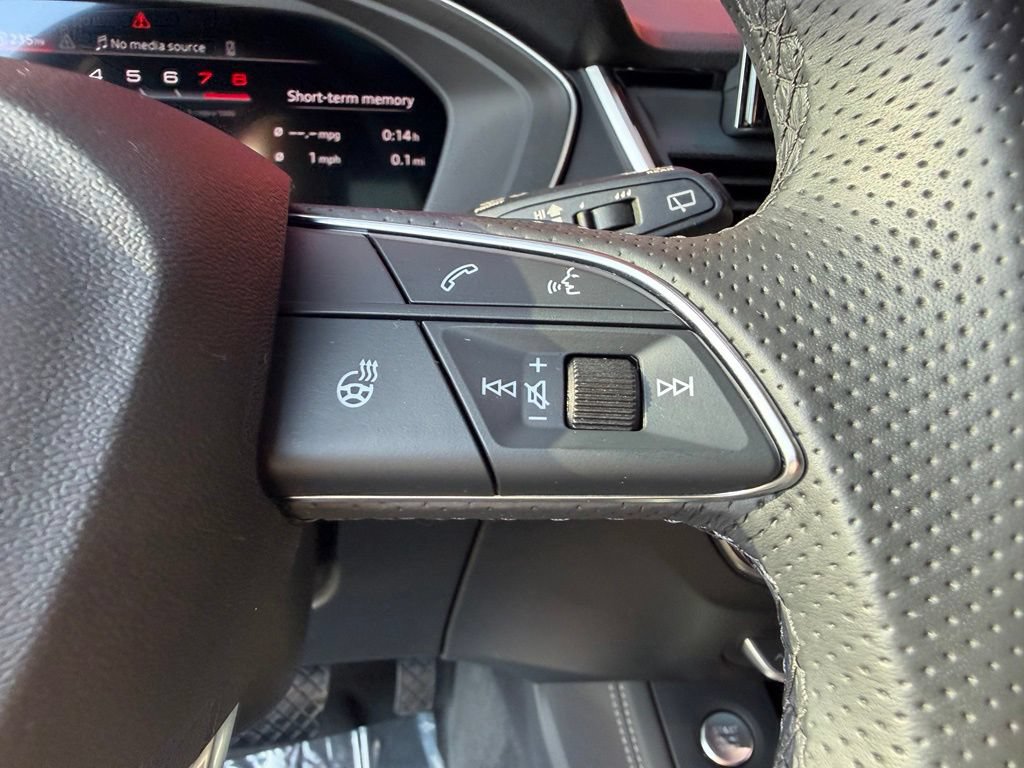 Used 2024 Audi Q5 2.0T Premium Plus w/ Premium Plus Package AWD/4WD image 18