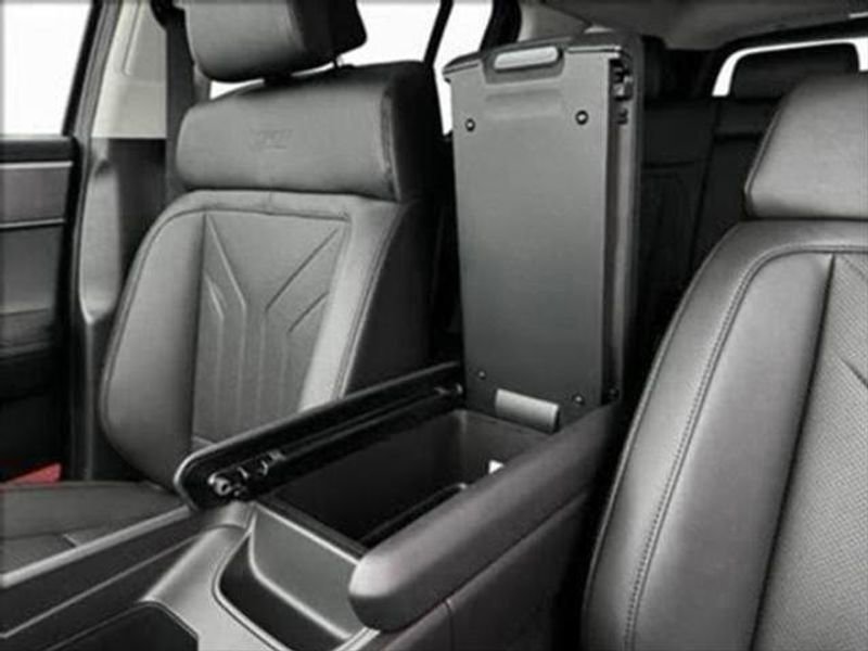 Used 2025 Hyundai Santa Fe XRT image 13