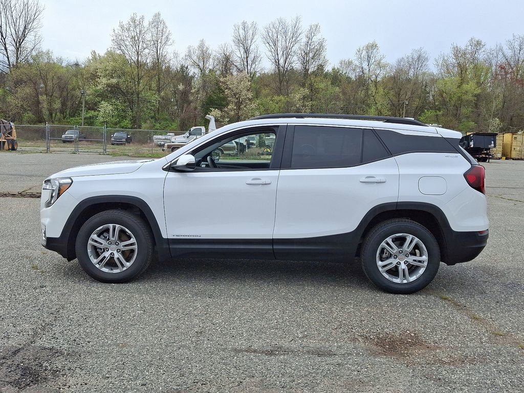 Used 2023 GMC Terrain SLE w/ Driver Convenience Package image 7