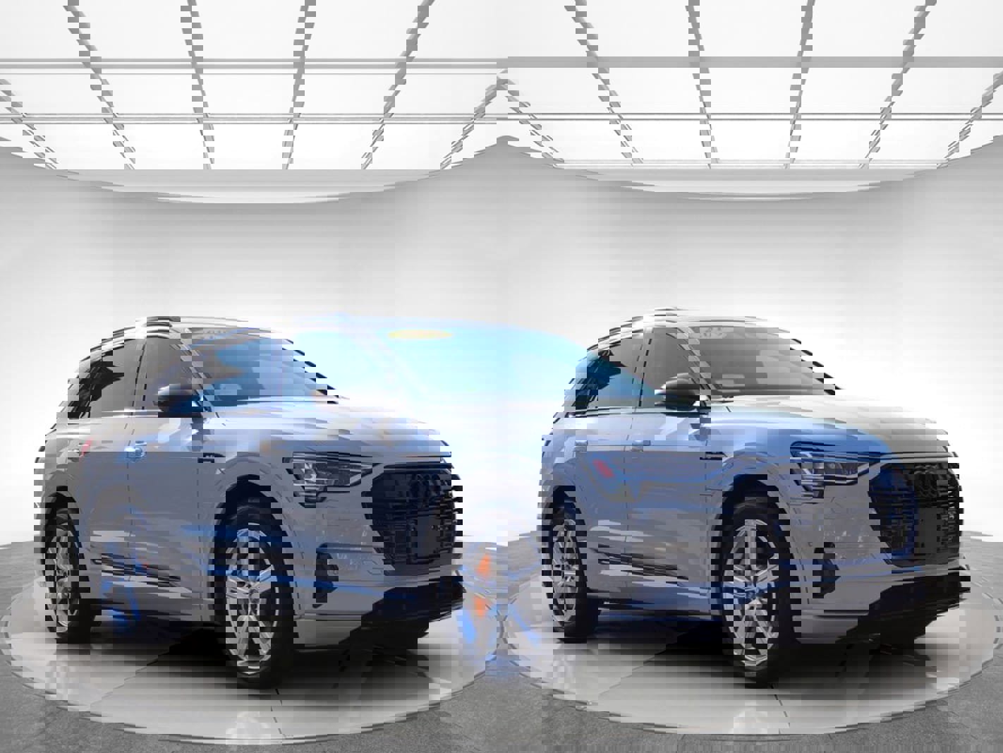 Used 2019 Audi e-tron Premium Plus image 3