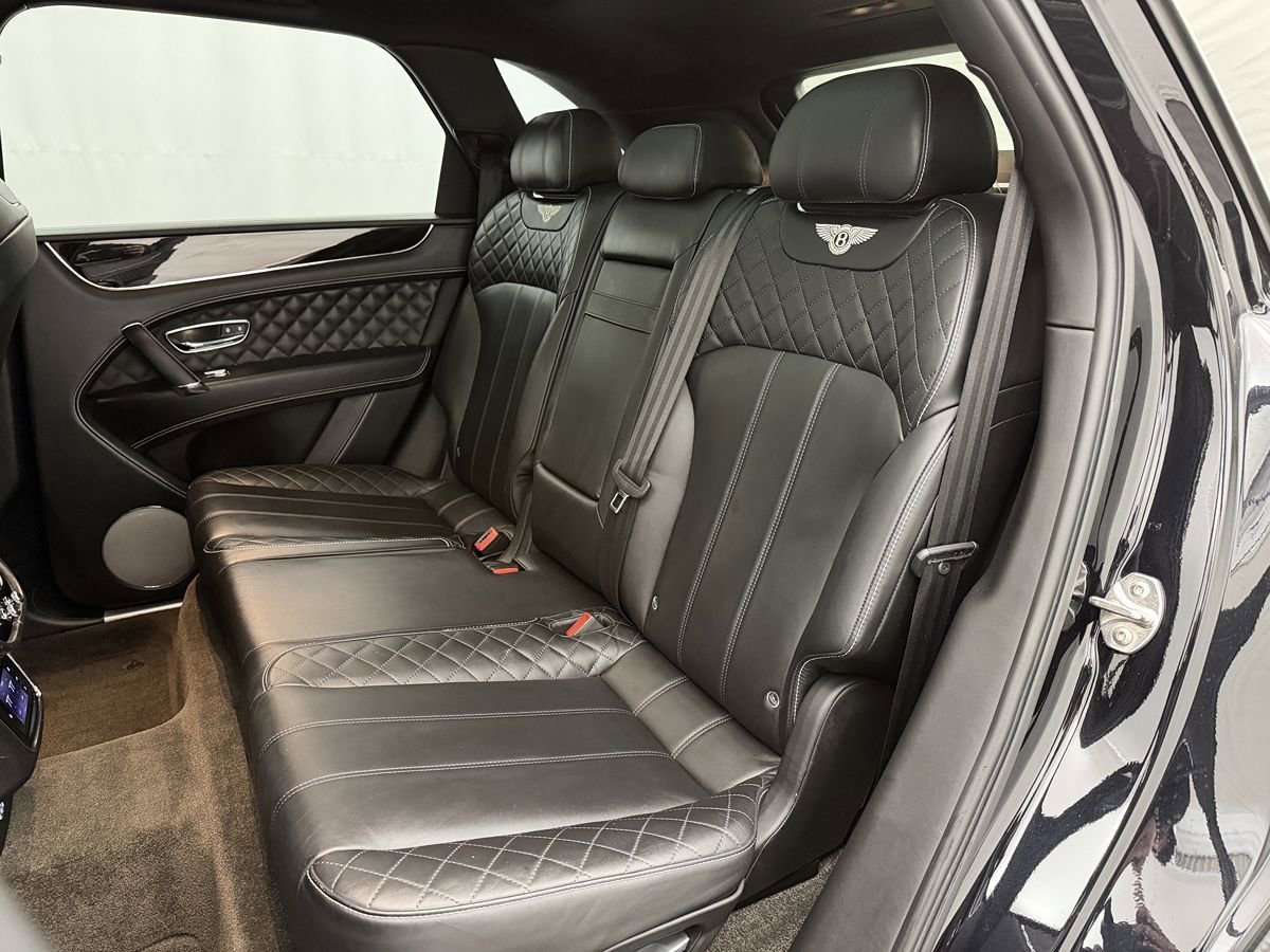Used 2017 Bentley Bentayga image 32