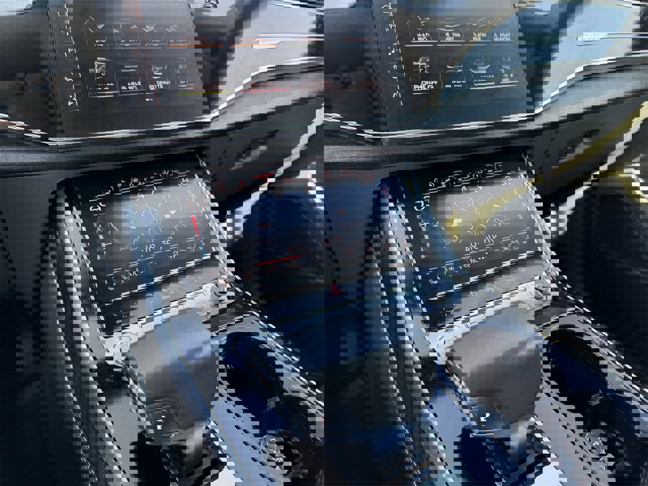 Used 2019 Audi Q8 Prestige image 16