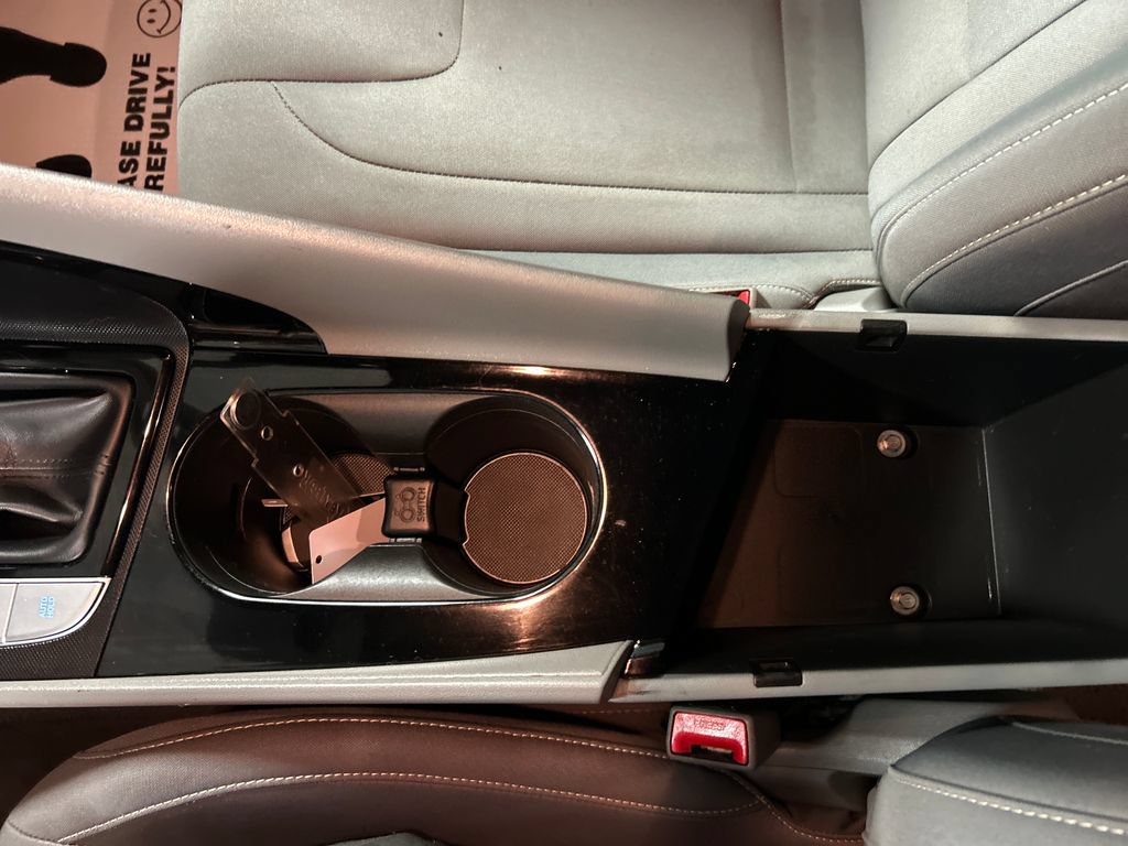 Used 2022 Hyundai Elantra SEL w/ Convenience Package FWD image 19