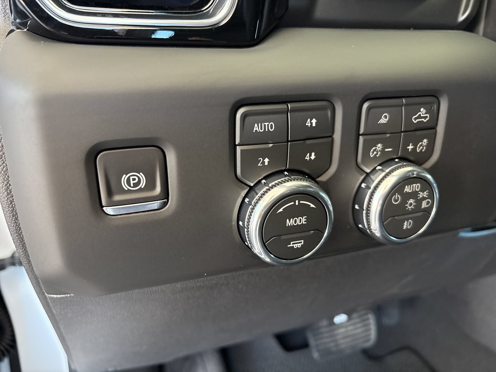 New 2026 GMC Sierra 1500 Denali w/ Denali Reserve Package AWD/4WD image 16