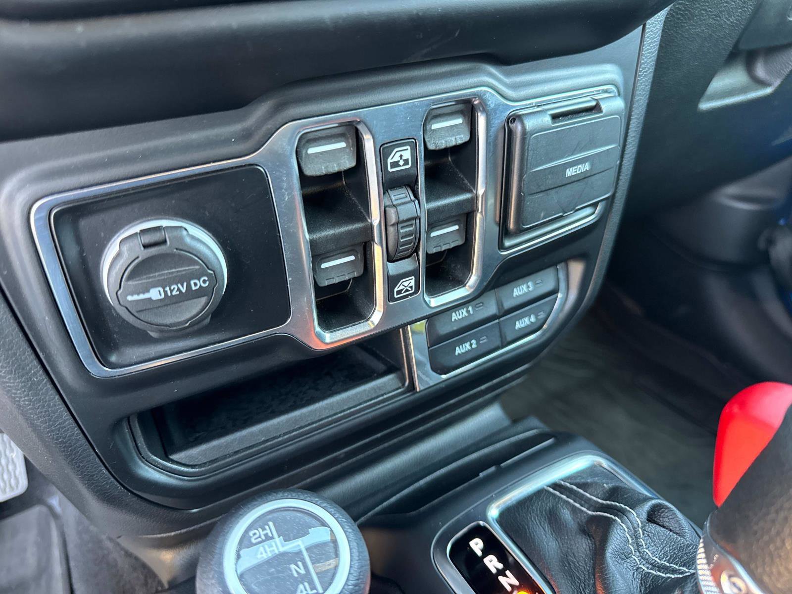 Used 2021 Jeep Wrangler Unlimited Sahara AWD/4WD image 25