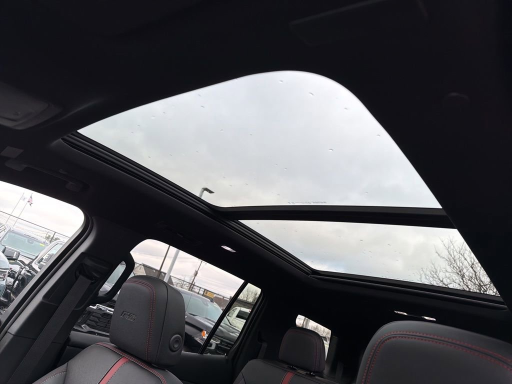 New 2026 Chevrolet Traverse RS w/ LPO, Floor Liner Package image 20