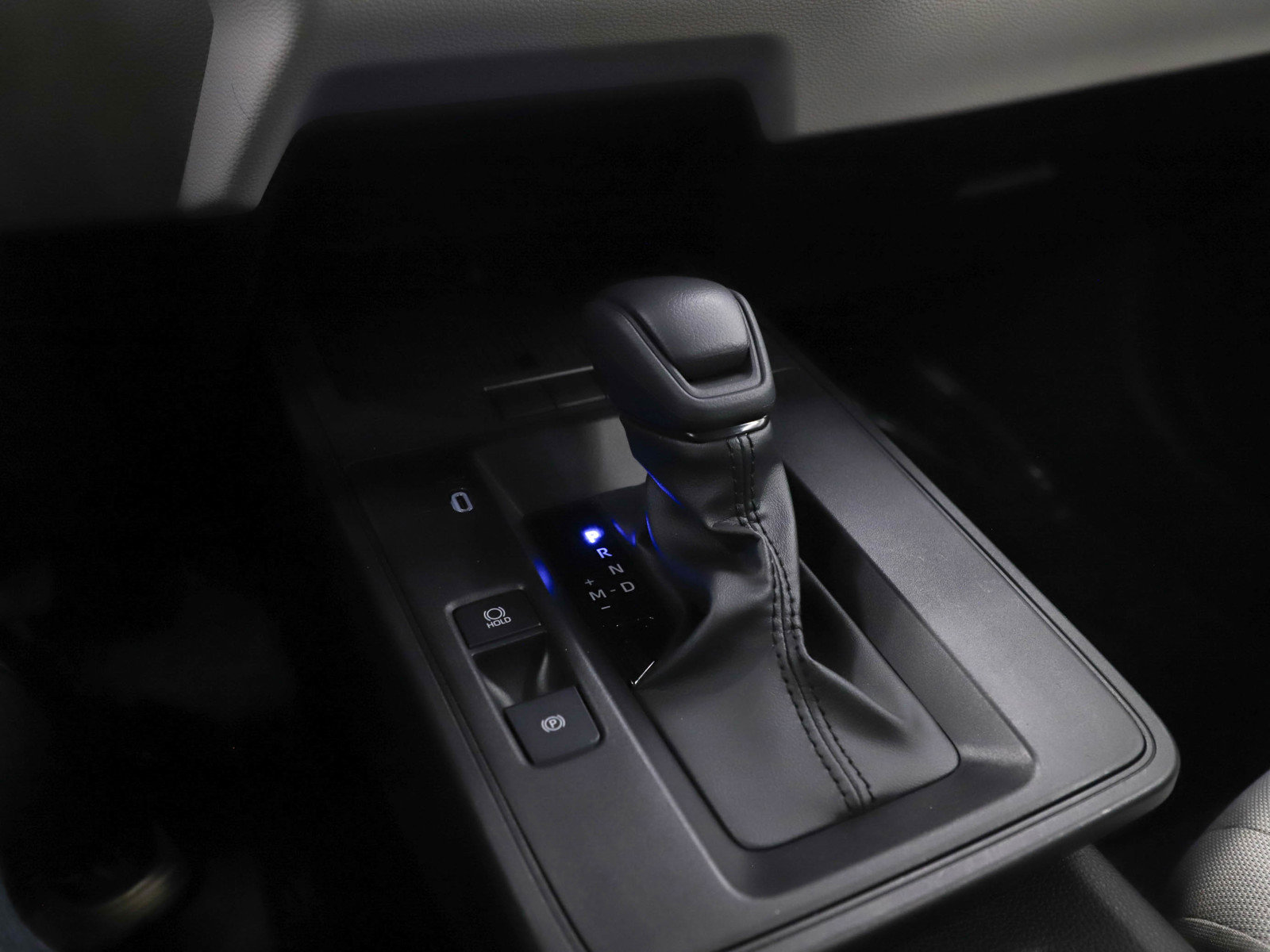 Used 2026 Toyota Corolla Cross L image 22