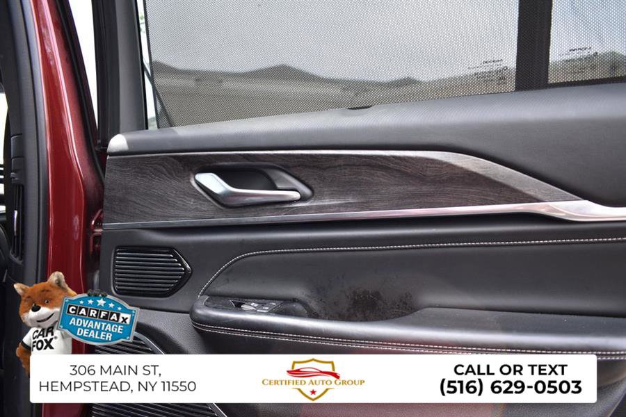 Used 2022 Jeep Grand Cherokee Overland w/ Luxury Tech Group IV AWD/4WD image 24