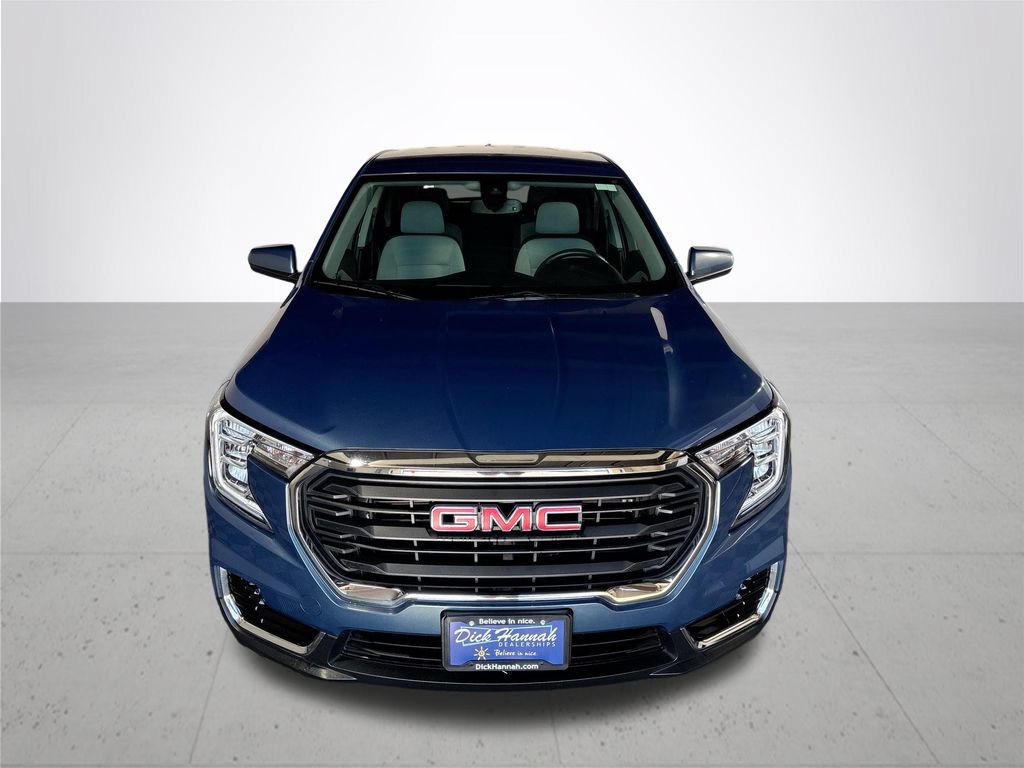 Used 2024 GMC Terrain SLE AWD/4WD image 3