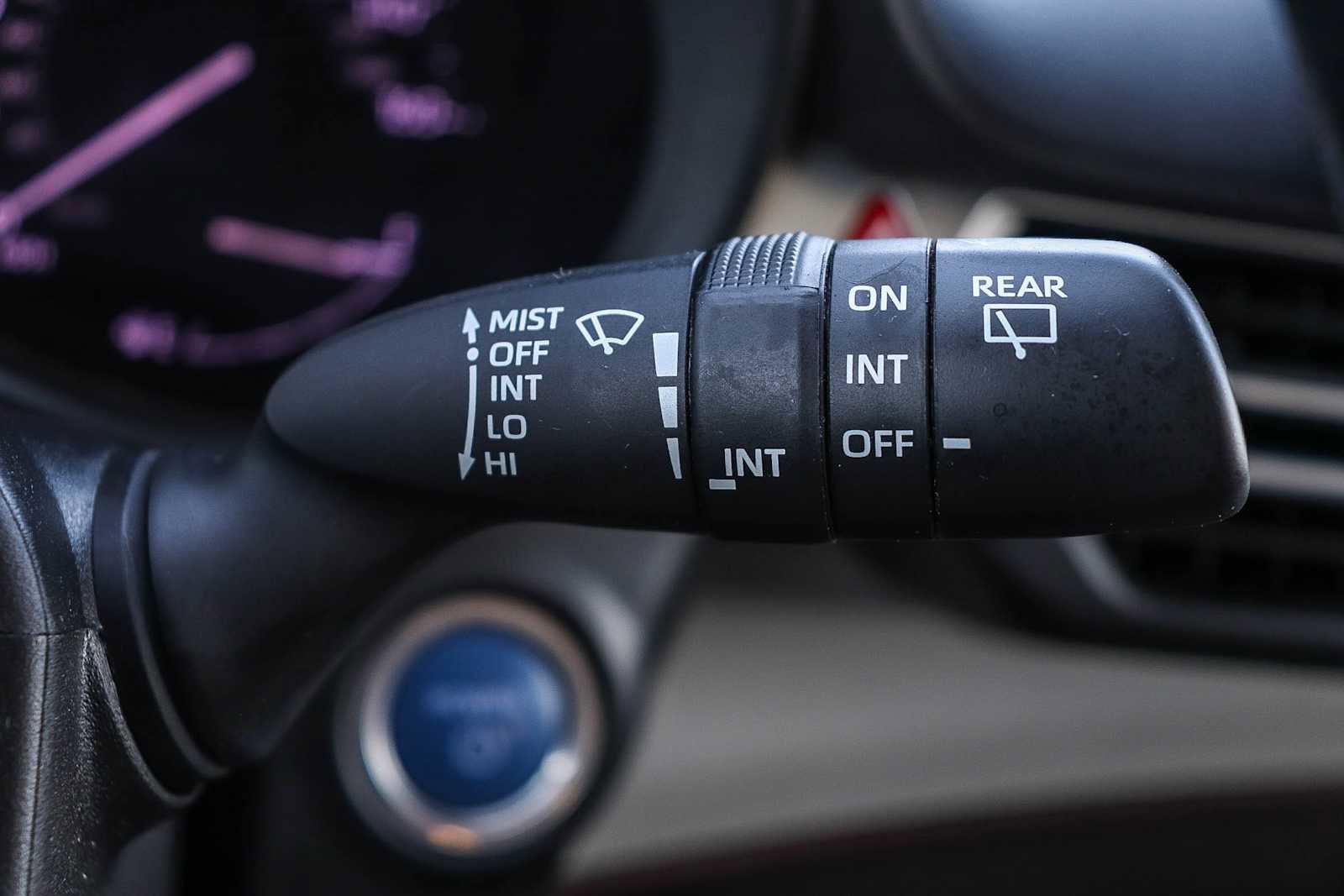 Used 2022 Toyota Sienna XLE image 32