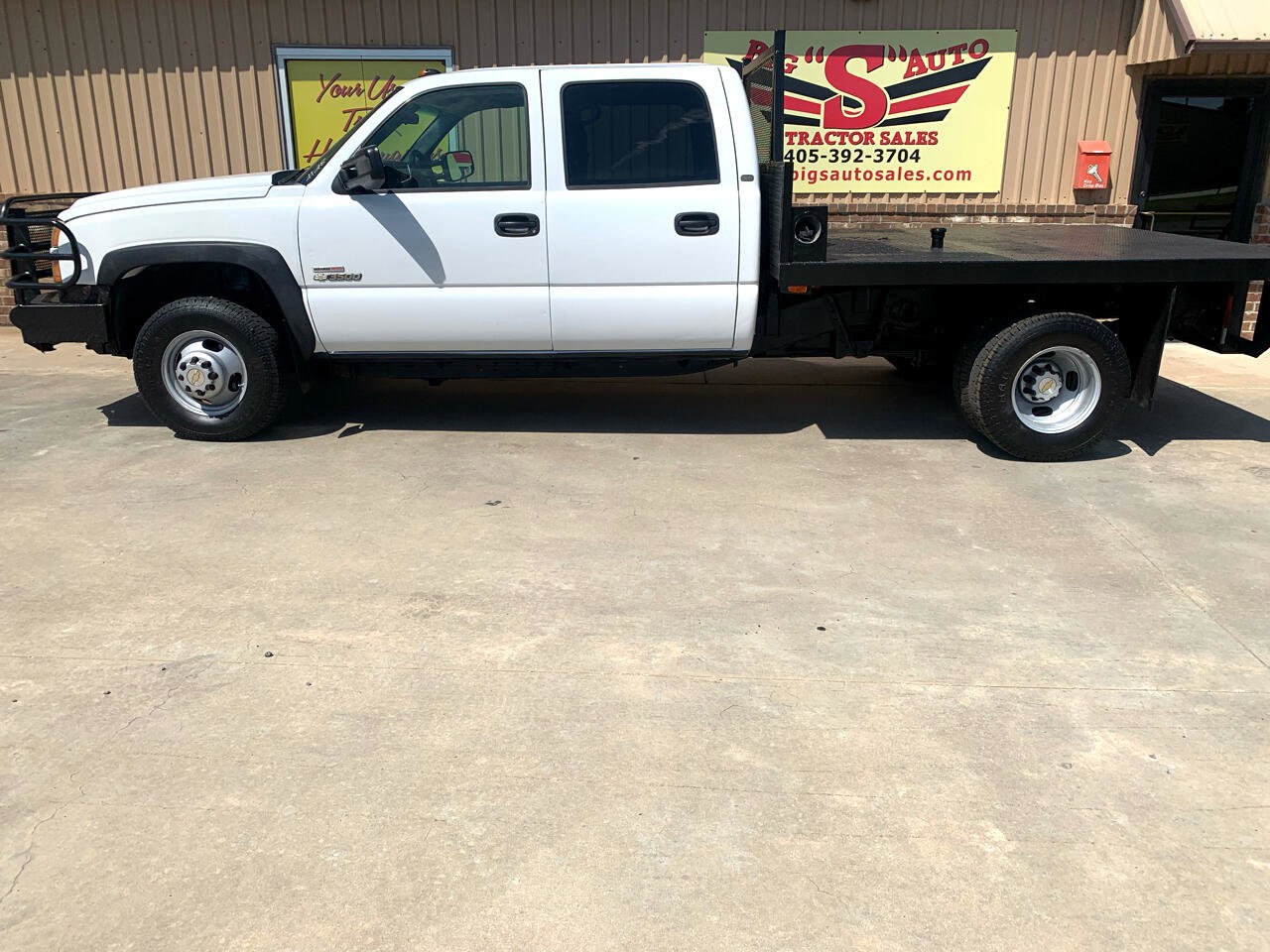 Used 2005 Chevrolet Silverado 3500 2WD Crew Cab w/ Heavy-Duty Power Package image 3