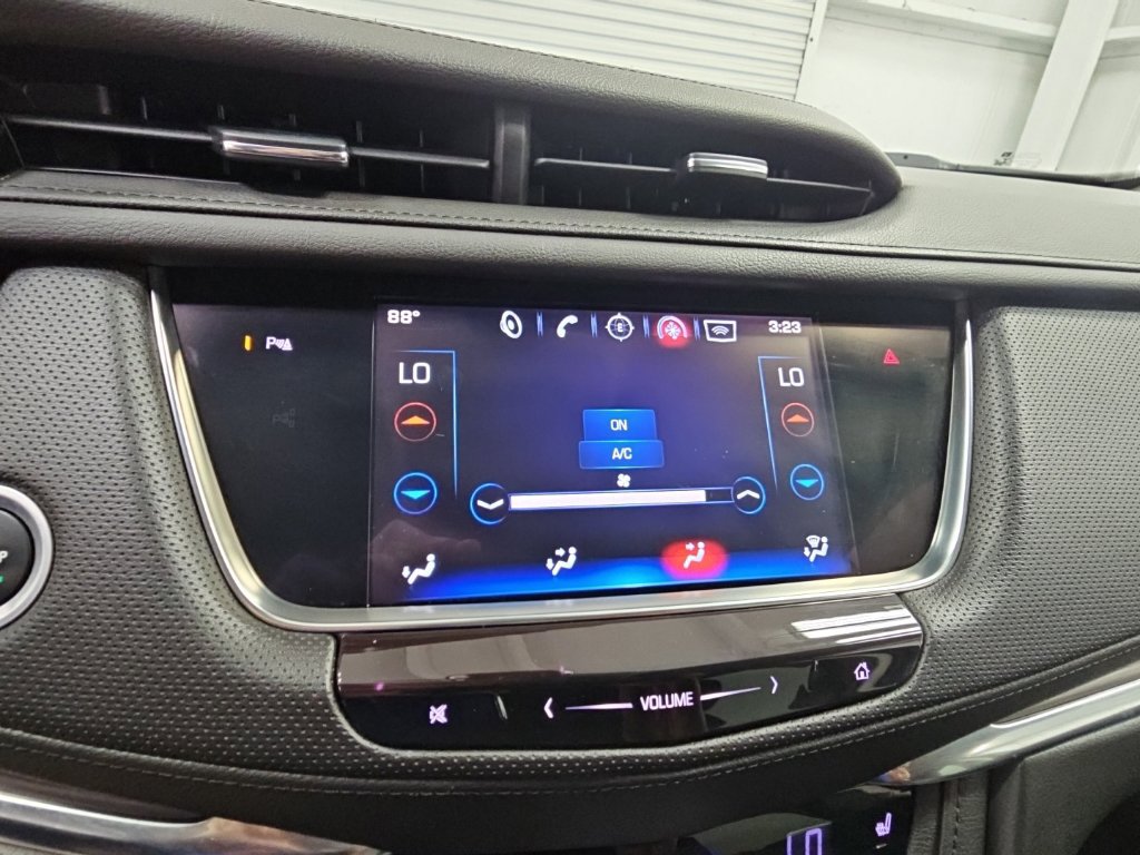 Used 2017 Cadillac XT5 Premium Luxury FWD image 18