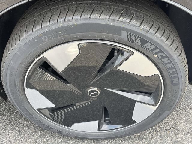 New 2026 Volvo EX30 Plus w/ Climate Package AWD/4WD image 9