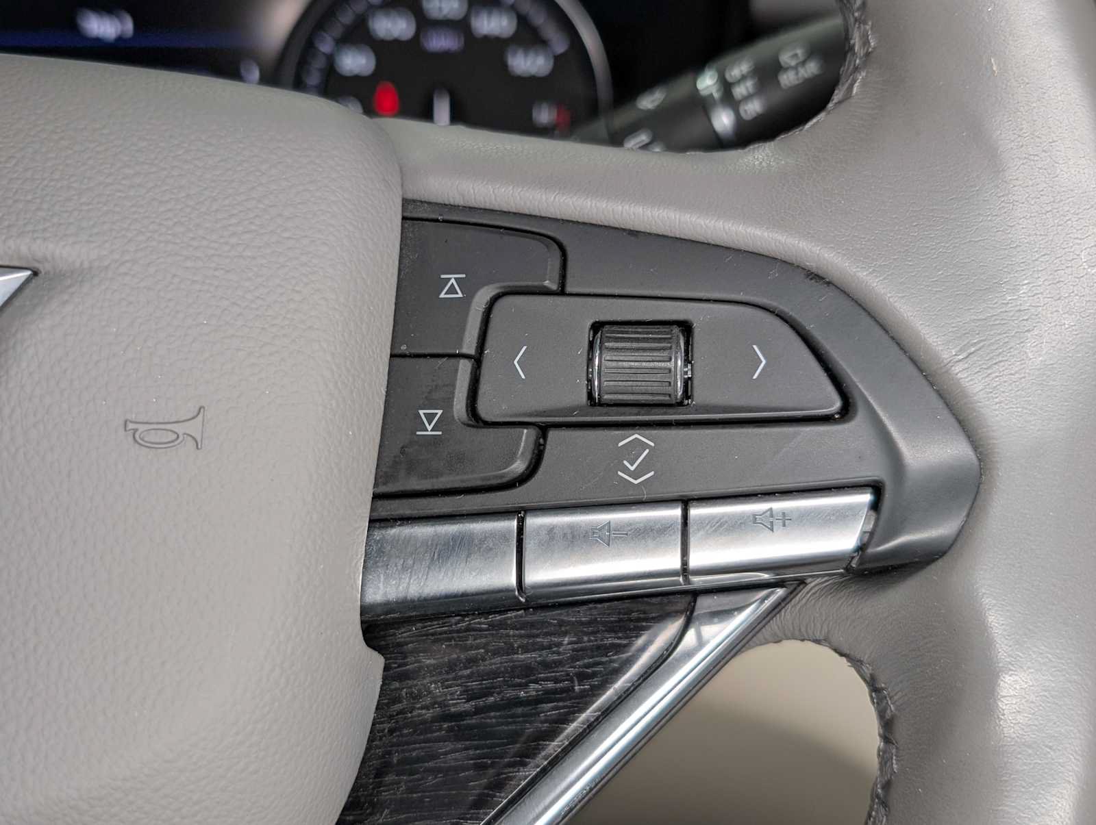 Certified 2024 Cadillac XT6 Premium Luxury w/ Technology Package AWD/4WD image 38