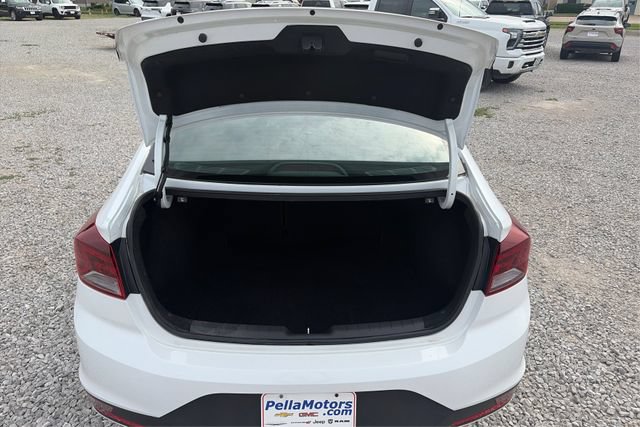 Used 2019 Hyundai Elantra SE w/ Cargo Package FWD image 13