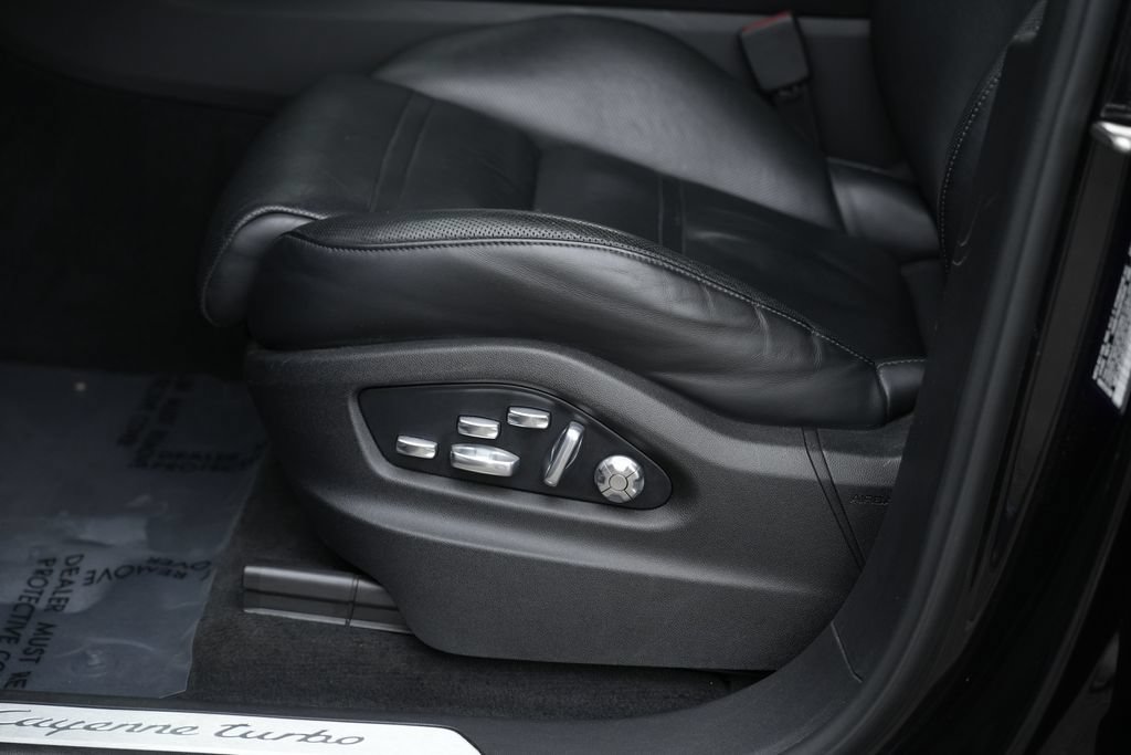 Used 2019 Porsche Cayenne Turbo AWD/4WD image 22