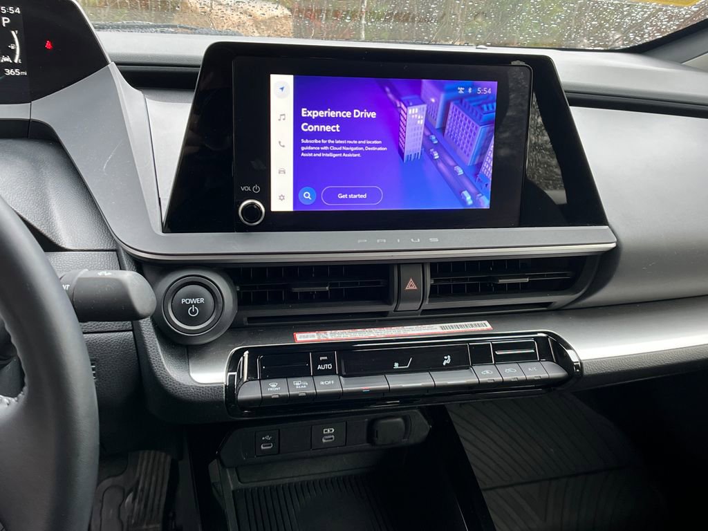 Used 2025 Toyota Prius LE FWD image 16