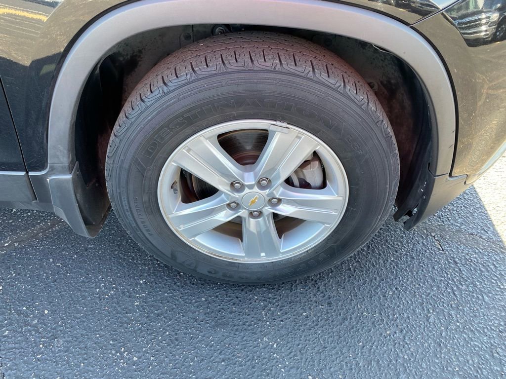 Used 2021 Chevrolet Trax LS w/ Tint and Cruise Package image 3