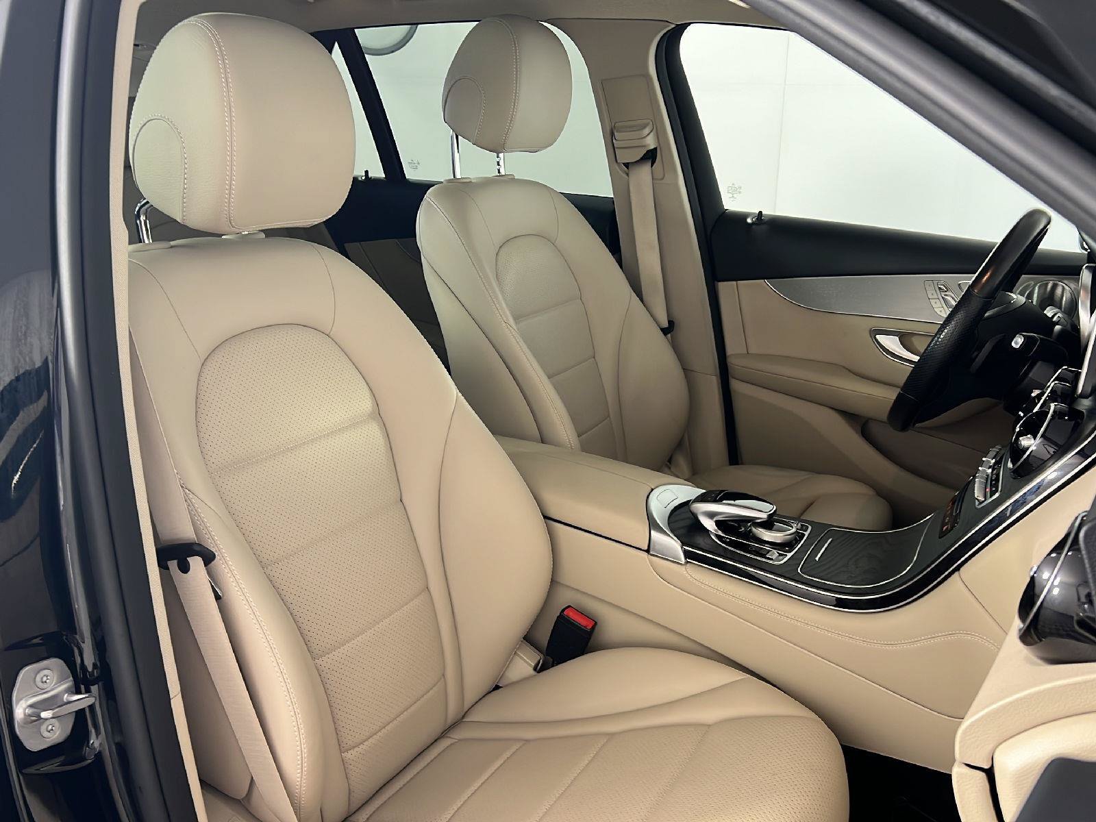 Used 2019 Mercedes-Benz GLC 300 4MATIC image 23