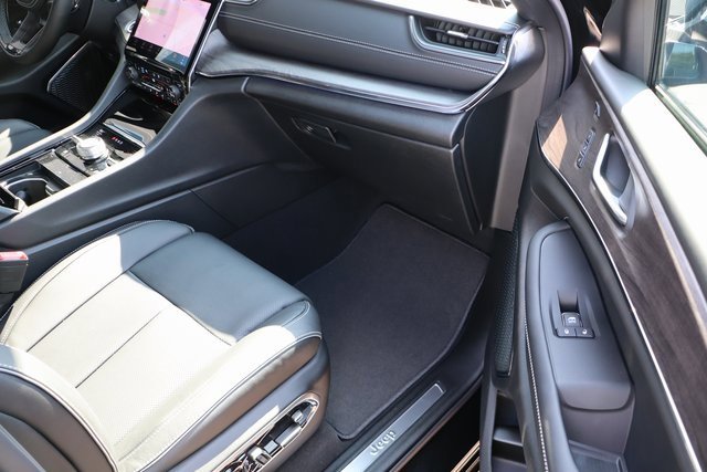 New 2025 Jeep Grand Cherokee Overland w/ Adv Protech Group III image 49