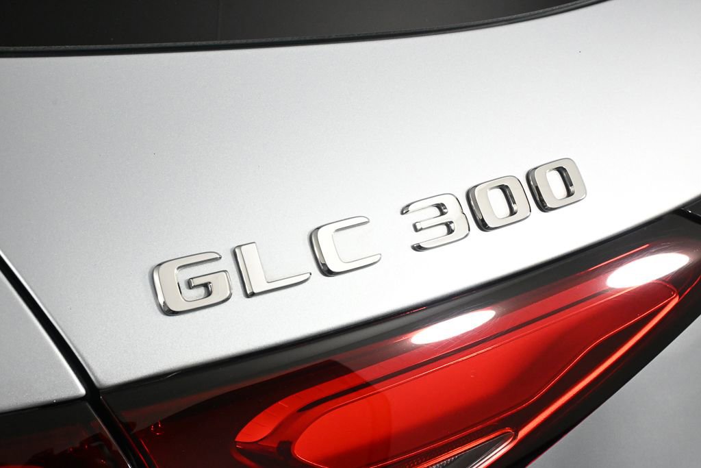 Certified 2025 Mercedes-Benz GLC 300 image 27