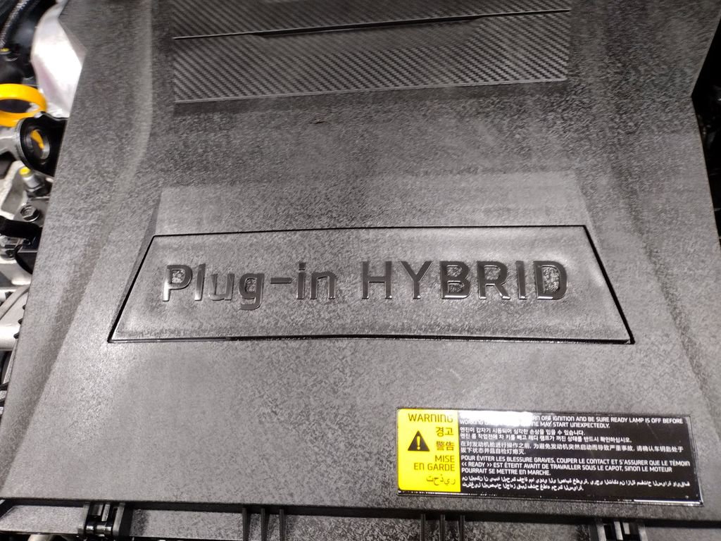 Certified 2022 Hyundai Ioniq SE FWD image 9