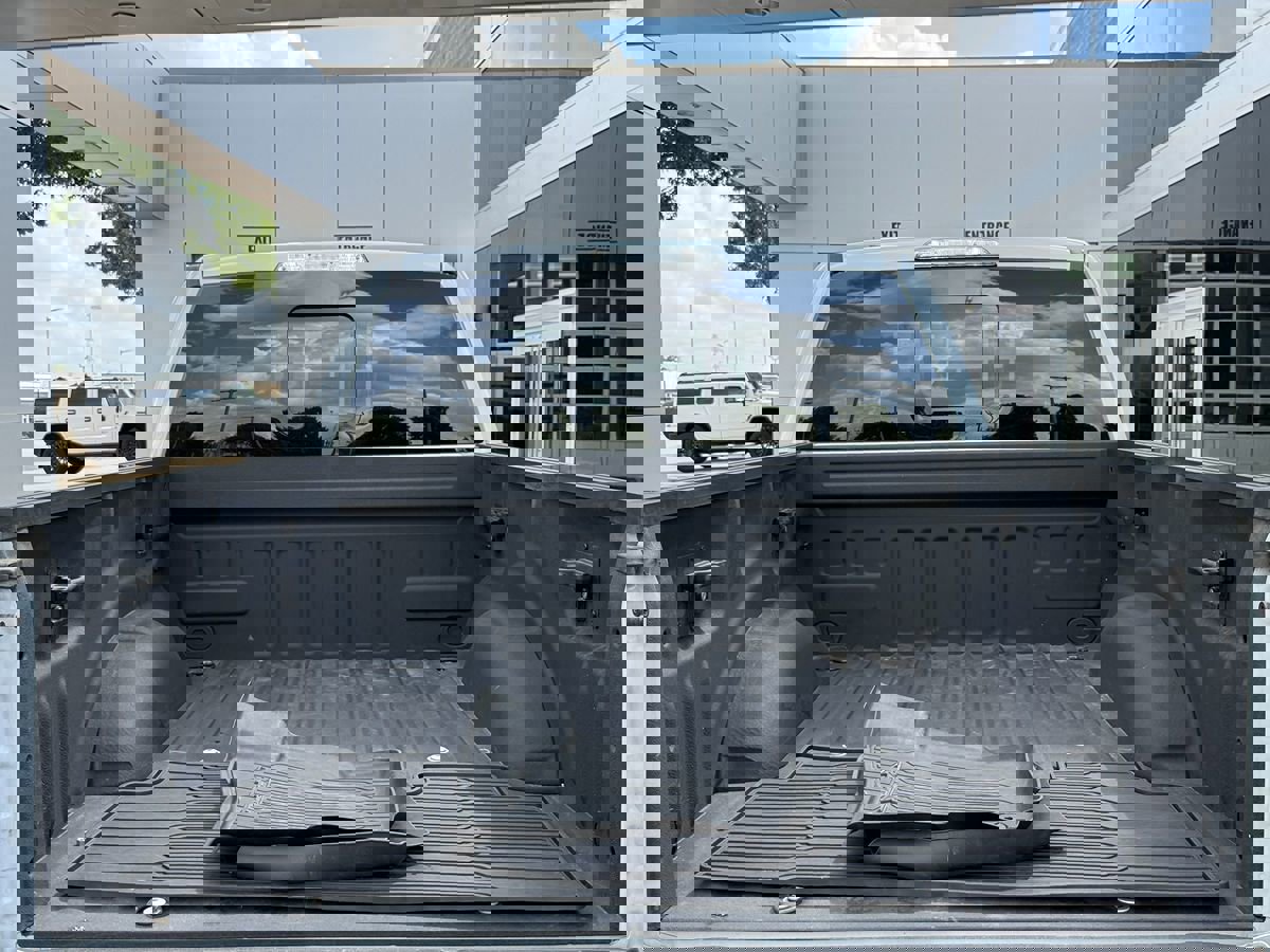 Used 2017 Ford F150 Raptor w/ Equipment Group 802A Luxury image 44